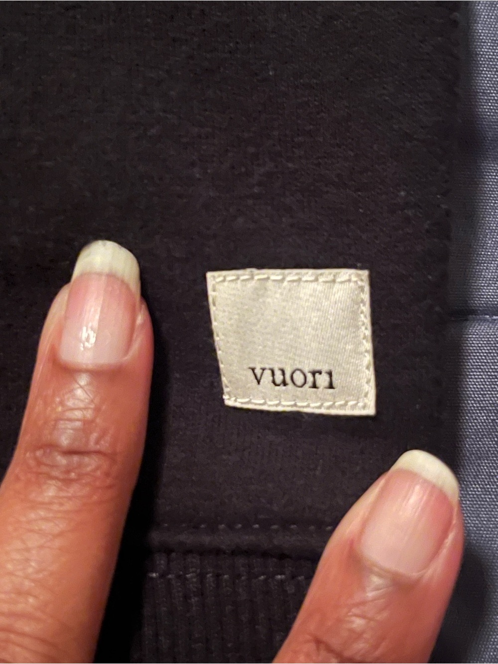 💞 EUC Vuori Sedona V-Neck Cropped Sweatshirt - Black - Sz Medium - Picture 8 of 9